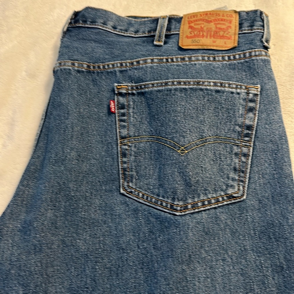 Men’s Levi’s 550 relaxed straight 44 32